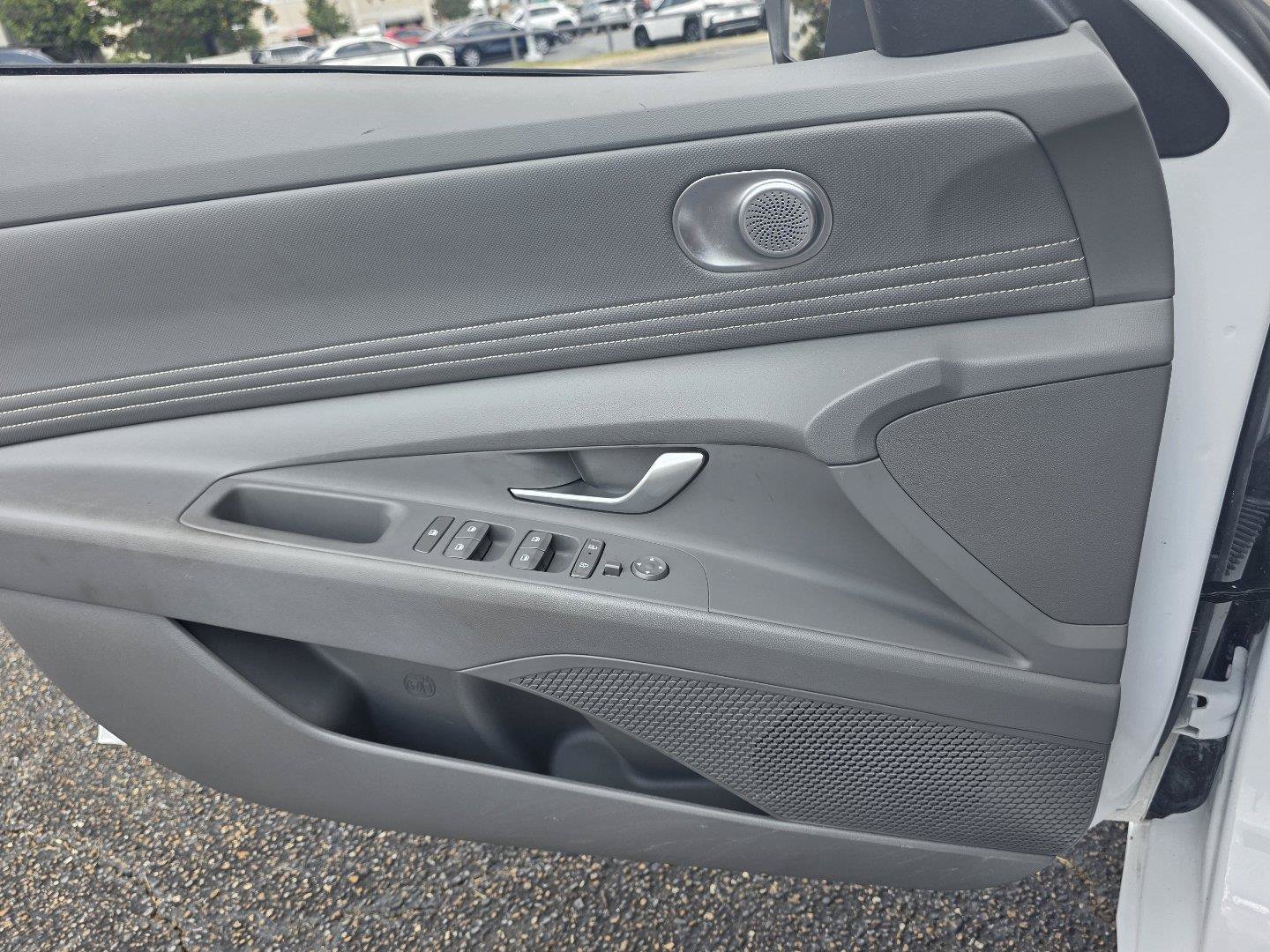 Used 2025 Hyundai Elantra SEL FWD image 22