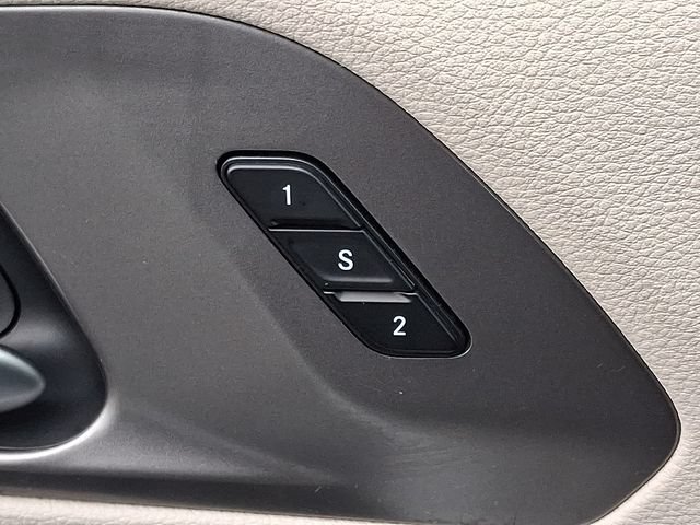 Used 2024 Chrysler Pacifica Touring-L FWD image 26