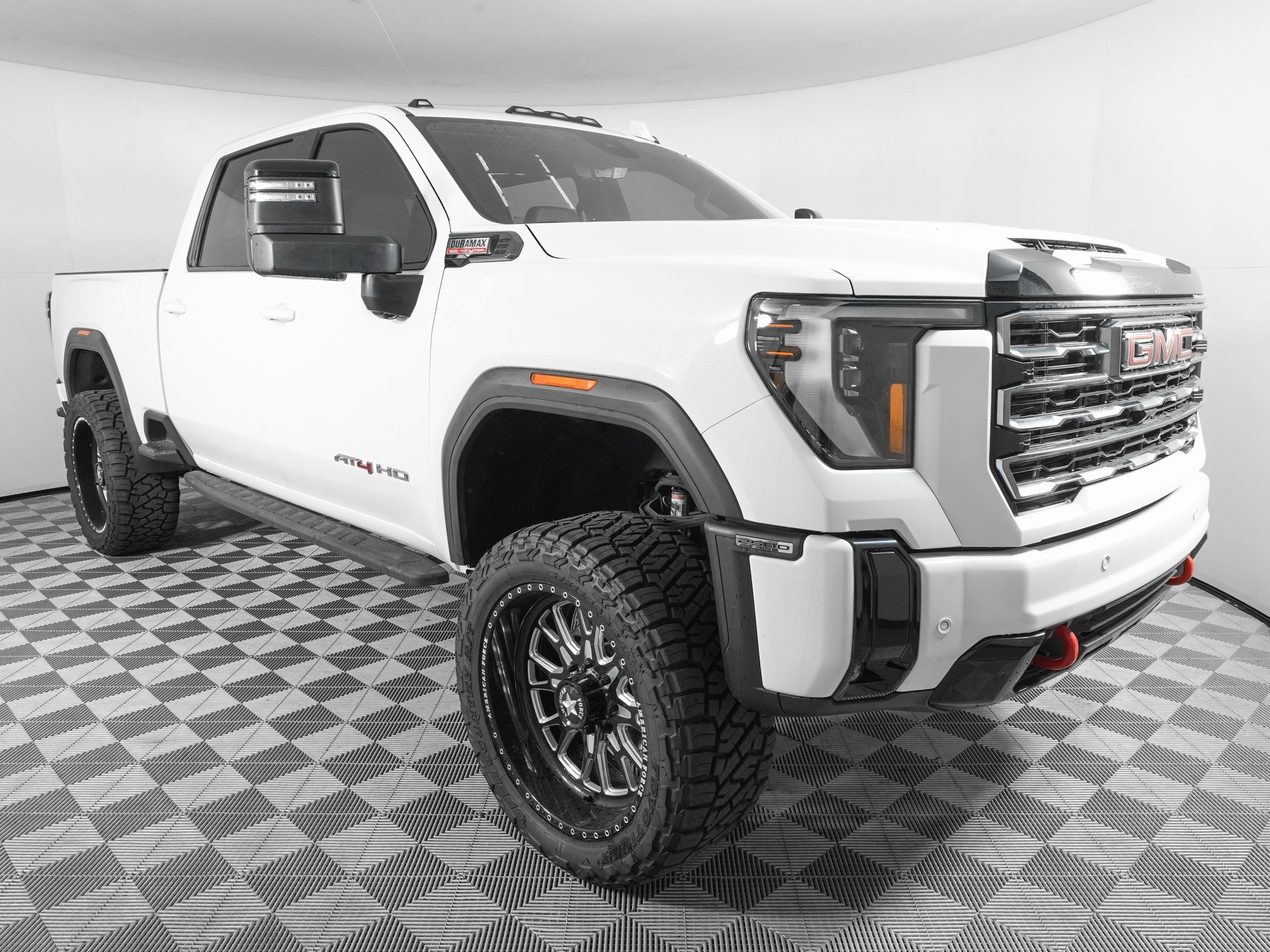 Used 2025 GMC Sierra 2500 AT4 w/ AT4 Premium Plus Package image 4