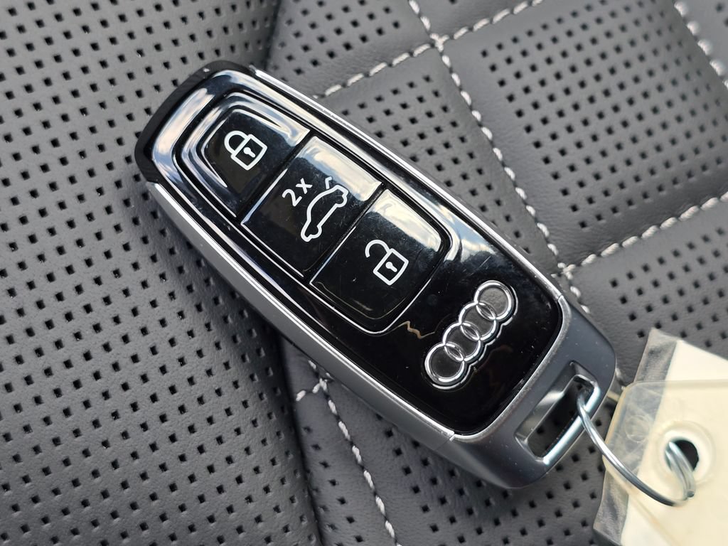 New 2026 Audi SQ8 Premium Plus AWD/4WD image 32