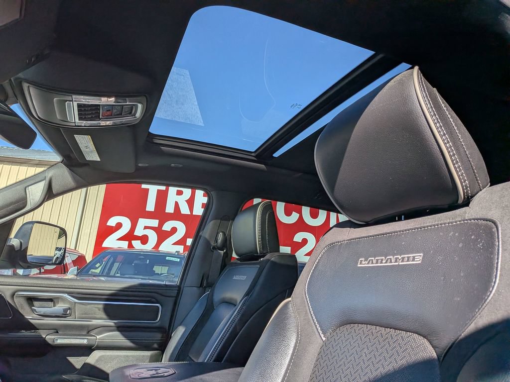 Used 2022 RAM 1500 Laramie AWD/4WD image 12