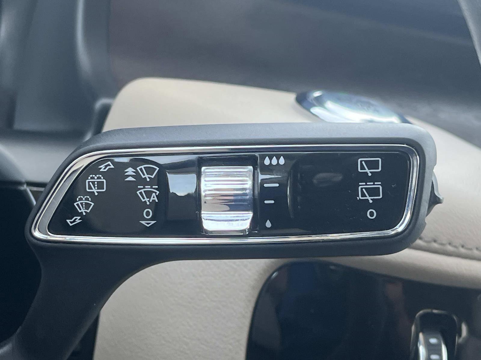Used 2024 Lincoln Aviator Reserve w/ Equipment Group 201A AWD/4WD image 39