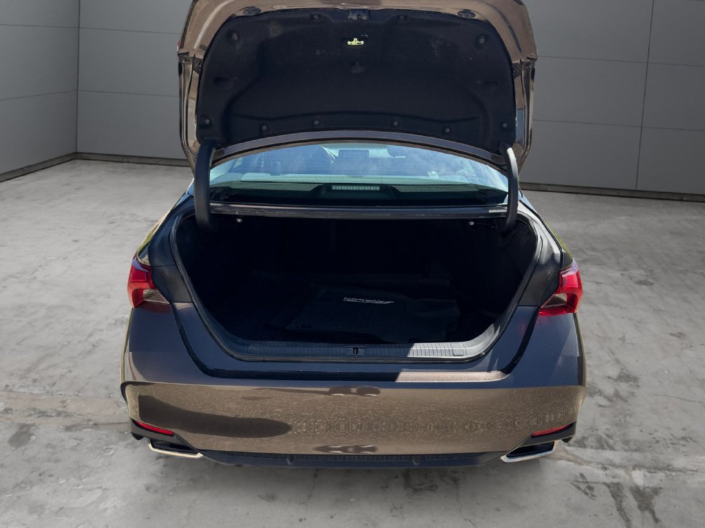 Certified 2019 Toyota Avalon Limited w/ All Weather Liner Package FWD image 19