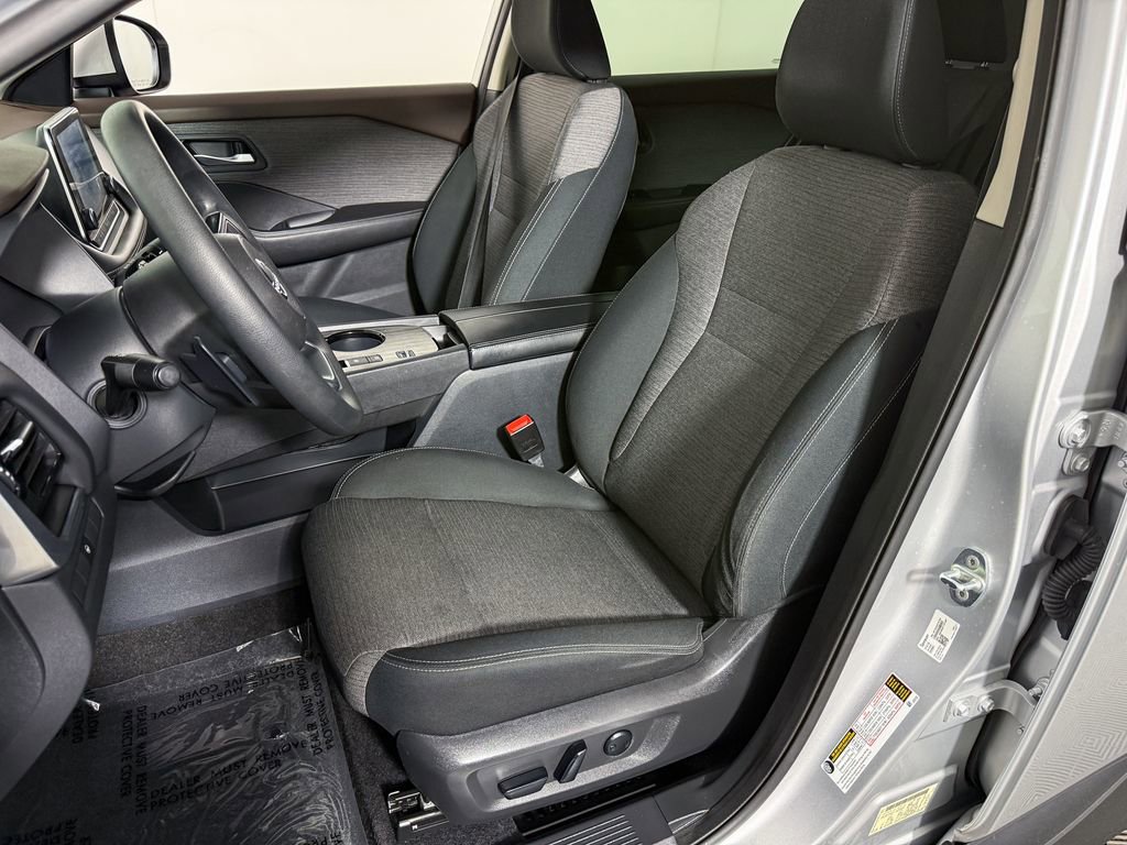 Certified 2023 Nissan Rogue SV image 17