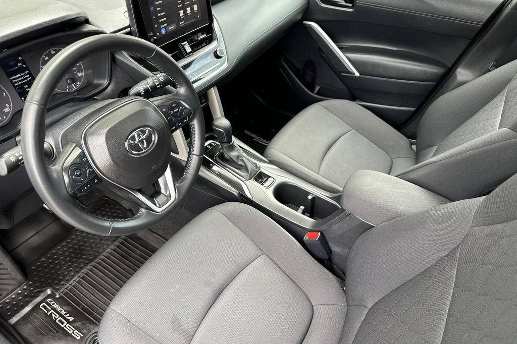 Used 2024 Toyota Corolla Cross LE w/ Moonroof Package AWD/4WD image 10