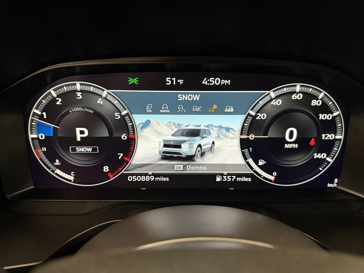 Used 2024 Mitsubishi Outlander SE Black Edition image 18