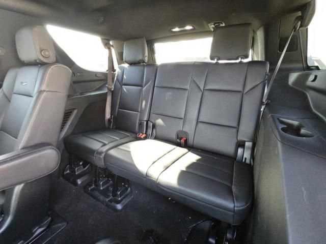 Used 2023 Cadillac Escalade Luxury image 4