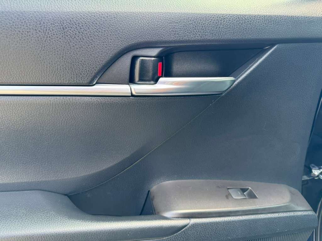 Used 2021 Toyota Camry SE AWD/4WD image 18