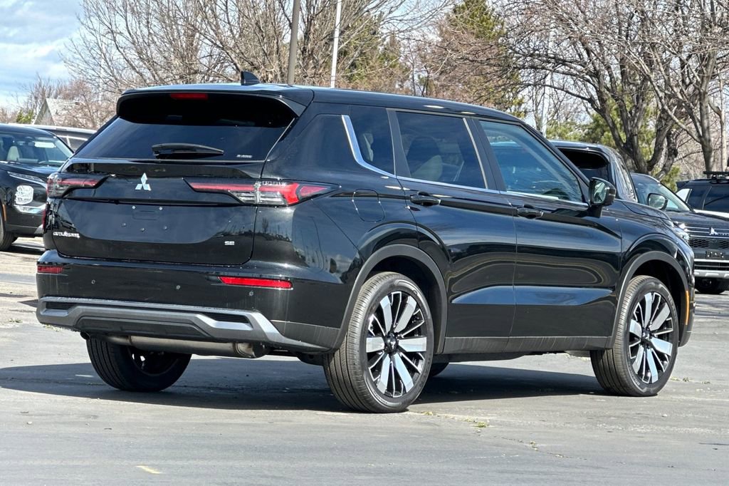 New 2026 Mitsubishi Outlander SE AWD/4WD image 4