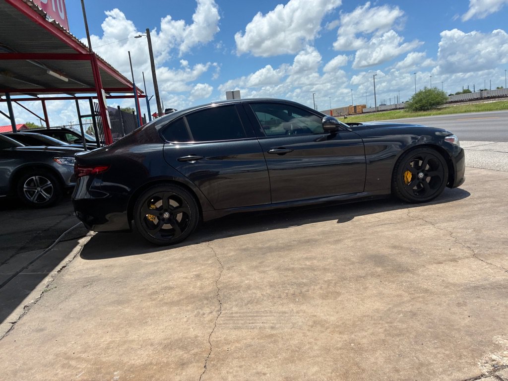 Used 2017 Alfa Romeo Giulia RWD image 17