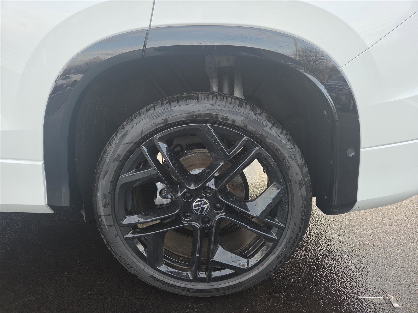 New 2026 Volkswagen Tiguan SE R-Line image 10