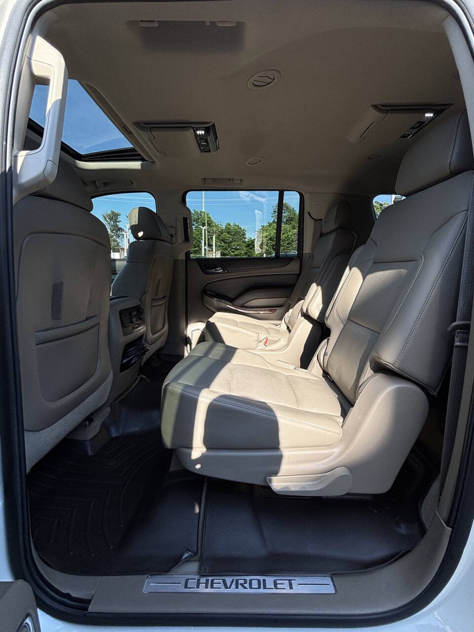 Used 2015 Chevrolet Suburban LTZ AWD/4WD image 15