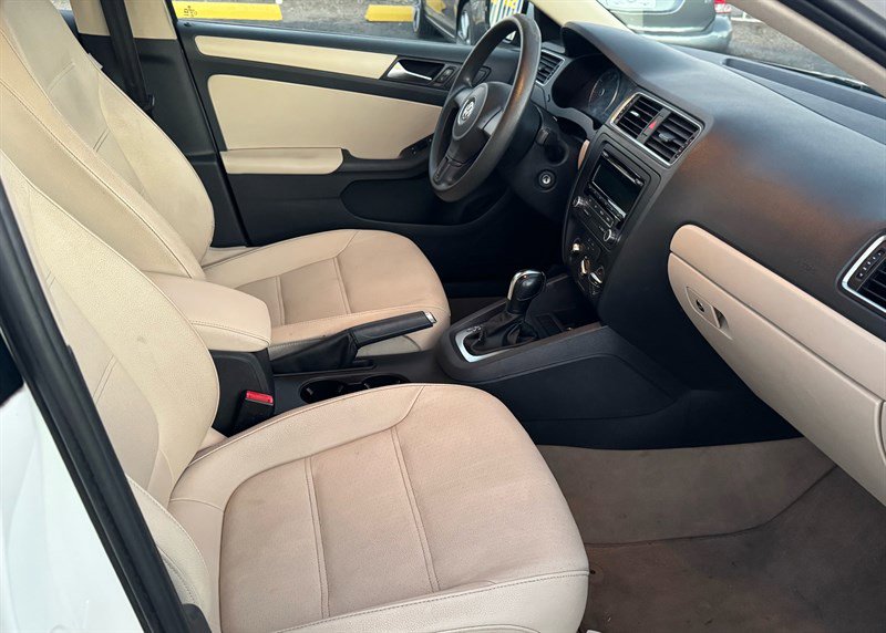 Used 2012 Volkswagen Jetta SE image 11