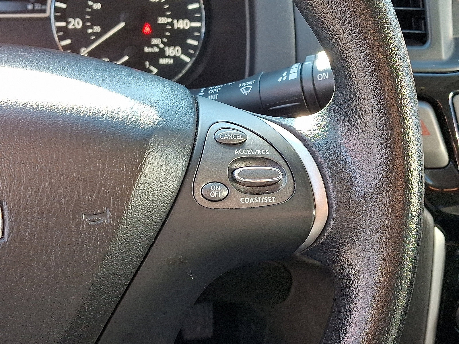 Used 2020 Nissan Pathfinder S image 23