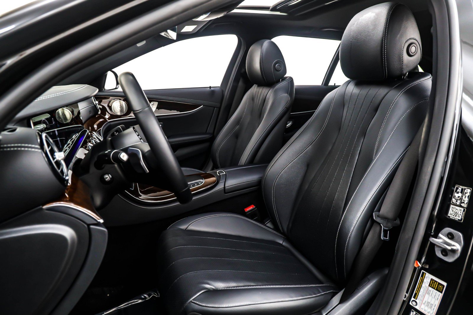 Certified 2022 Mercedes-Benz E 450 4MATIC All-Terrain Wagon image 18