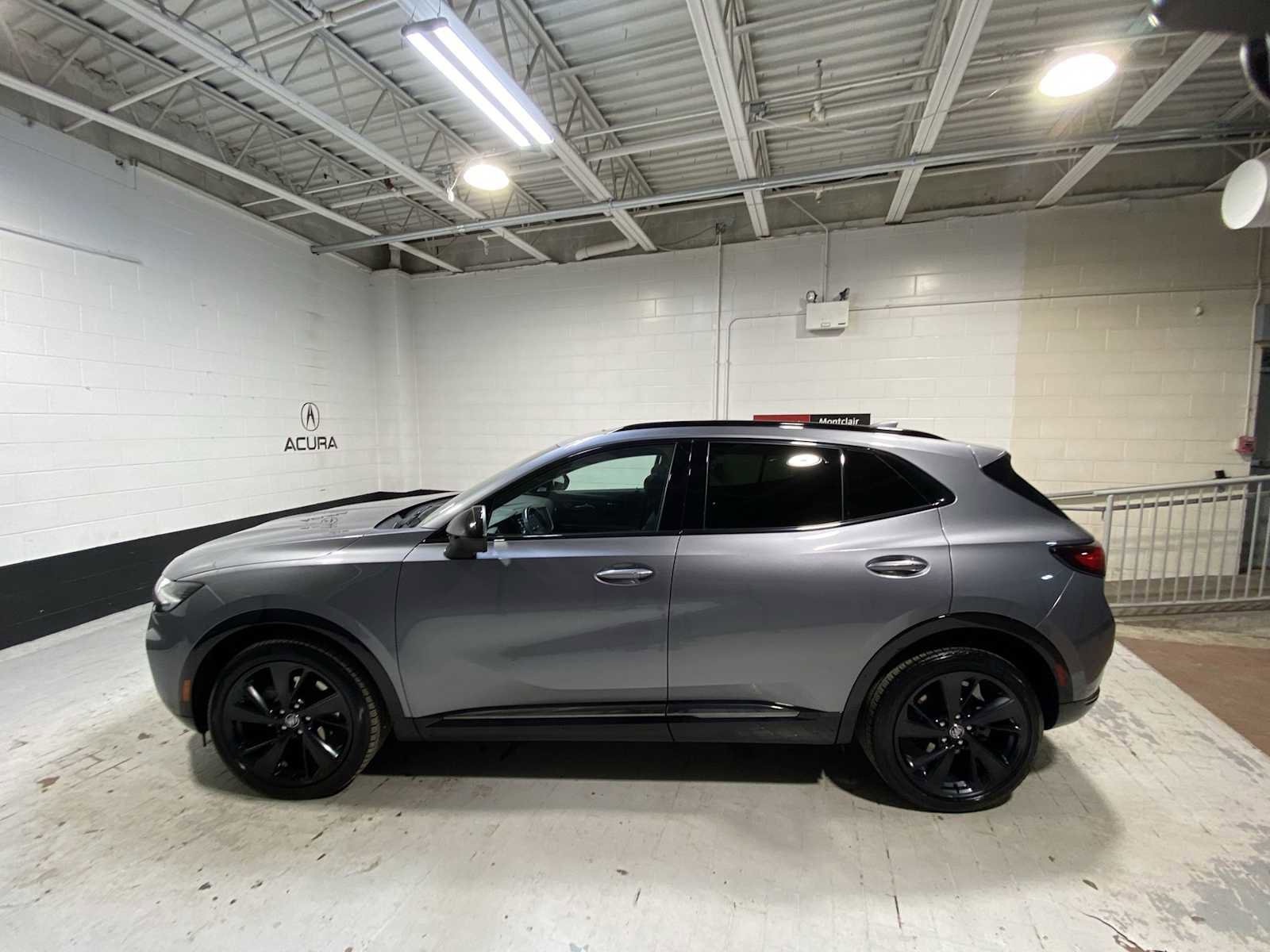 Used 2022 Buick Envision Essence w/ Sport Touring Package image 3