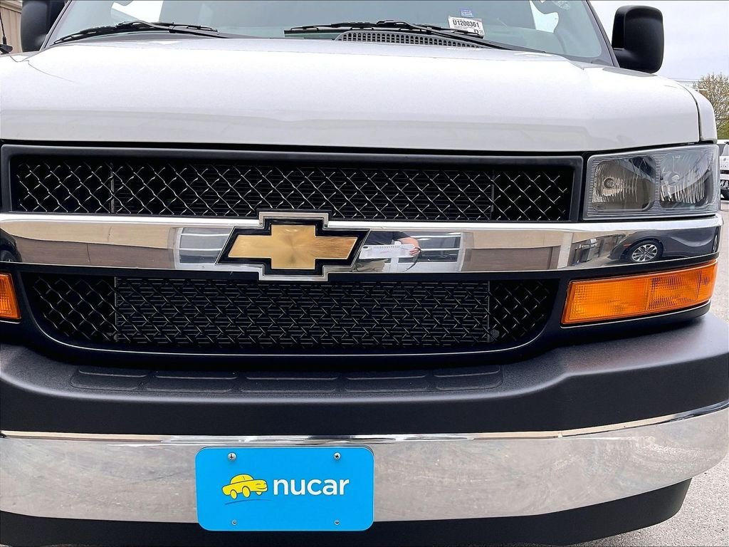 Used 2025 Chevrolet Express 3500 LT w/ LT Preferred Equipment Group RWD image 30