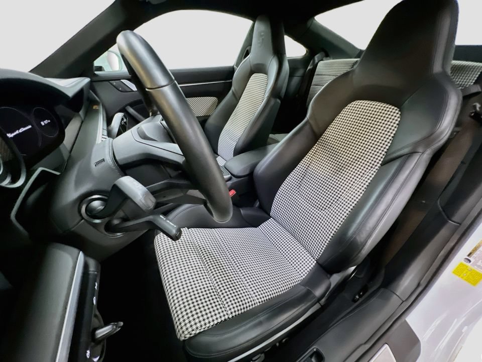 Certified 2023 Porsche 911 Sport Classic RWD image 5