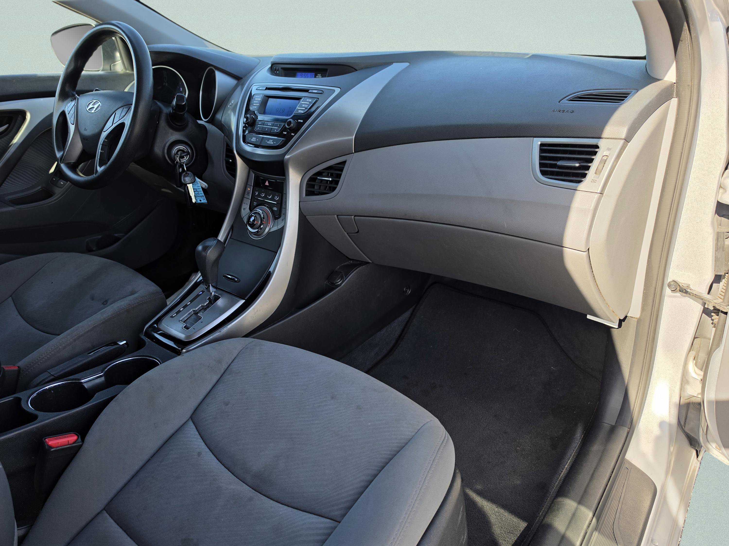 Used 2013 Hyundai Elantra GLS w/ Preferred Pkg image 13