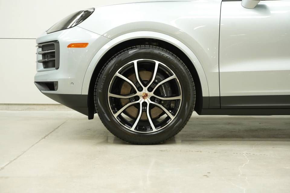 New 2026 Porsche Cayenne image 40