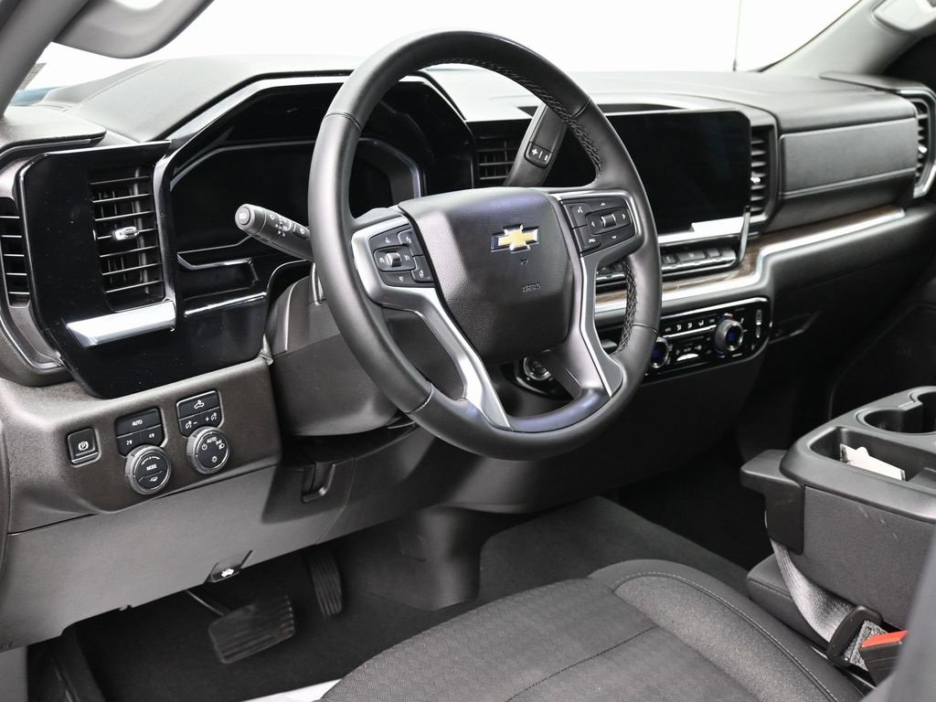 Used 2025 Chevrolet Silverado 1500 LT image 15