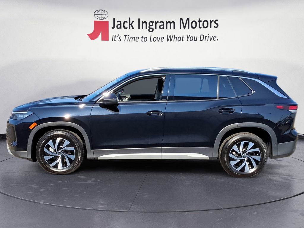 Certified 2025 Volkswagen Tiguan S FWD image 2