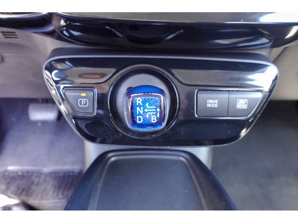 Certified 2022 Toyota Prius LE FWD image 18