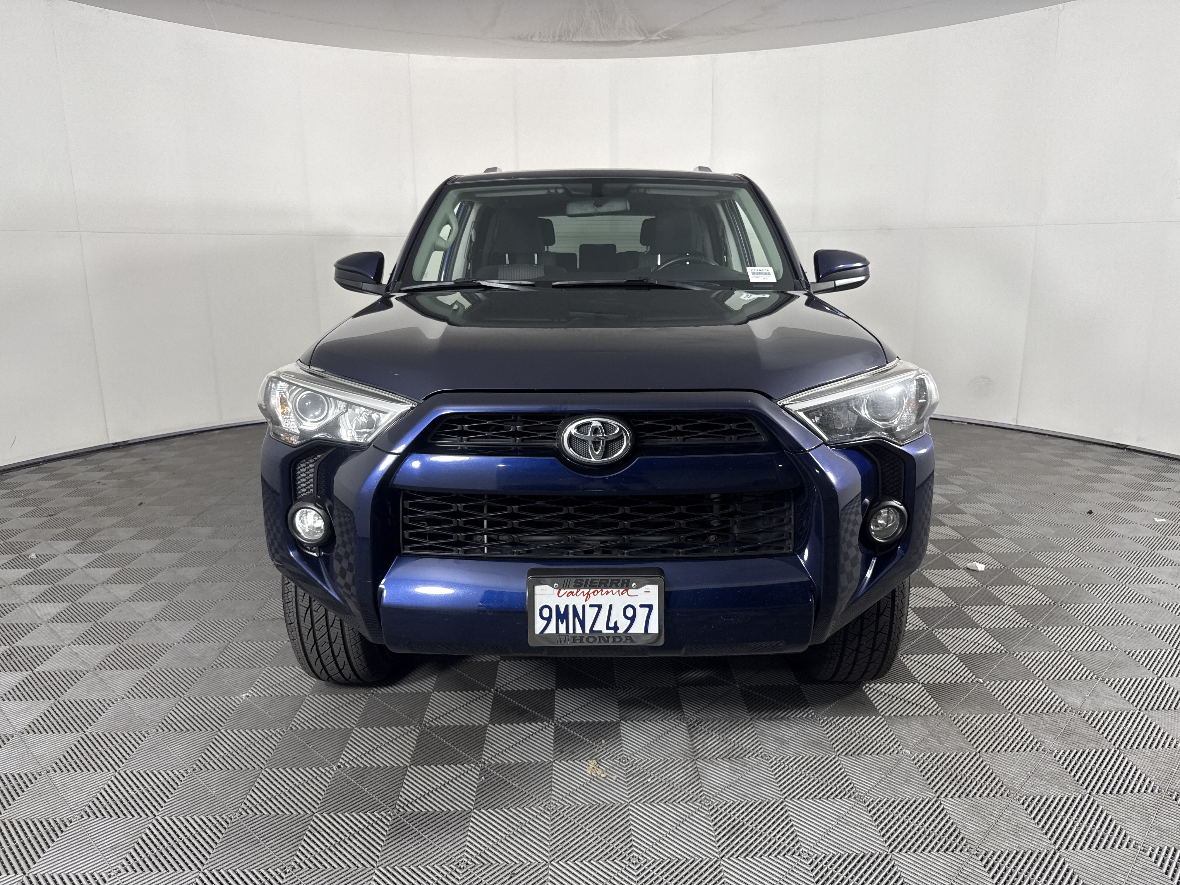 Used 2017 Toyota 4Runner SR5 AWD/4WD image 9