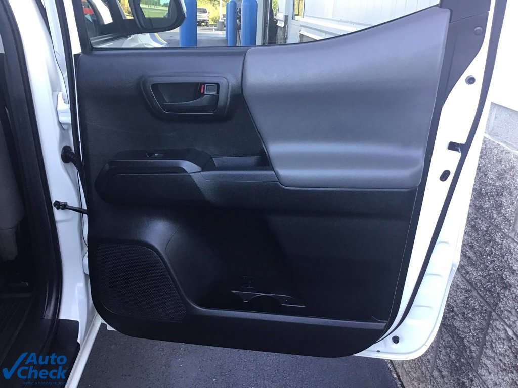 Used 2022 Toyota Tacoma SR image 14