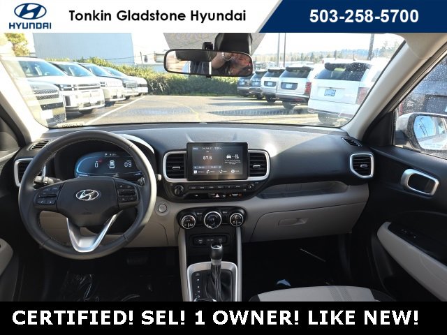 Certified 2025 Hyundai Venue SEL image 30