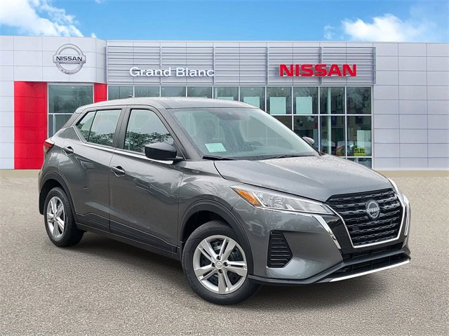 New 2025 Nissan Kicks Play S