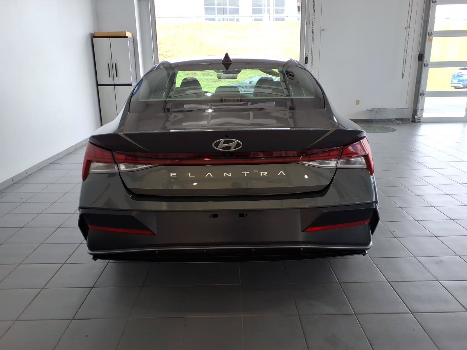 Certified 2024 Hyundai Elantra SEL w/ Convenience Package FWD image 6