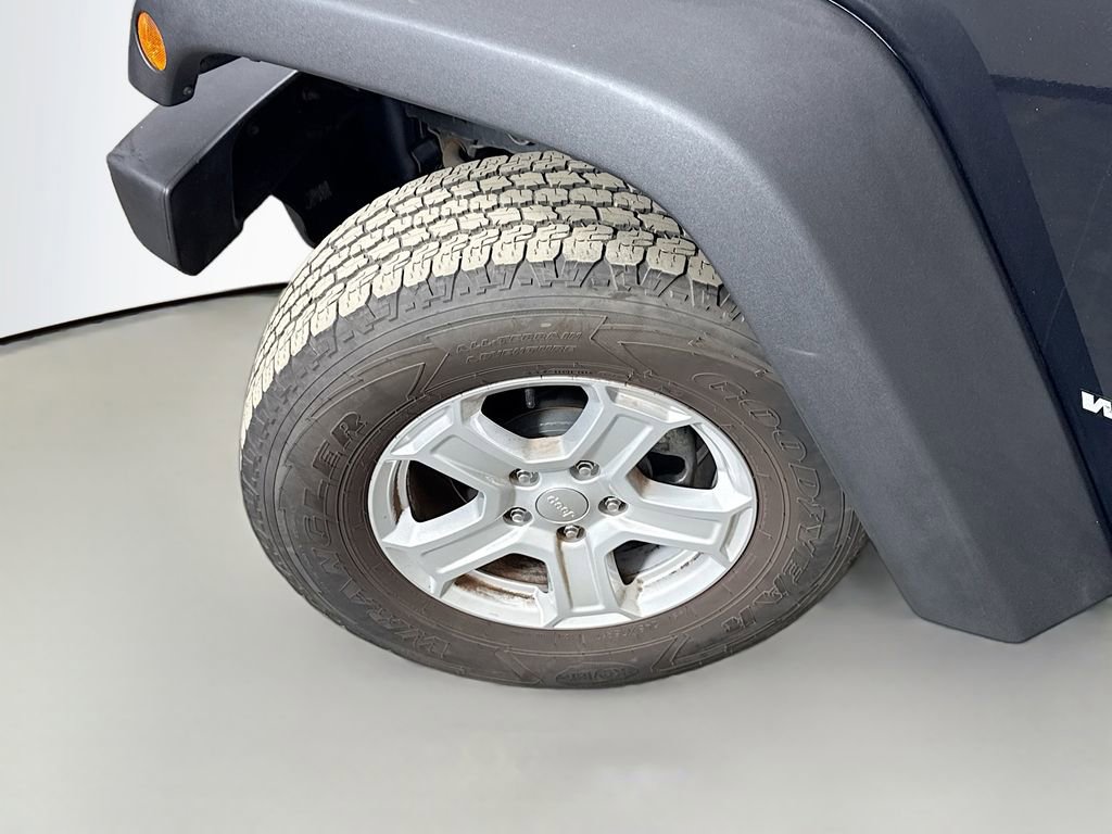 Used 2017 Jeep Wrangler Unlimited Sport w/ Connectivity Group image 33