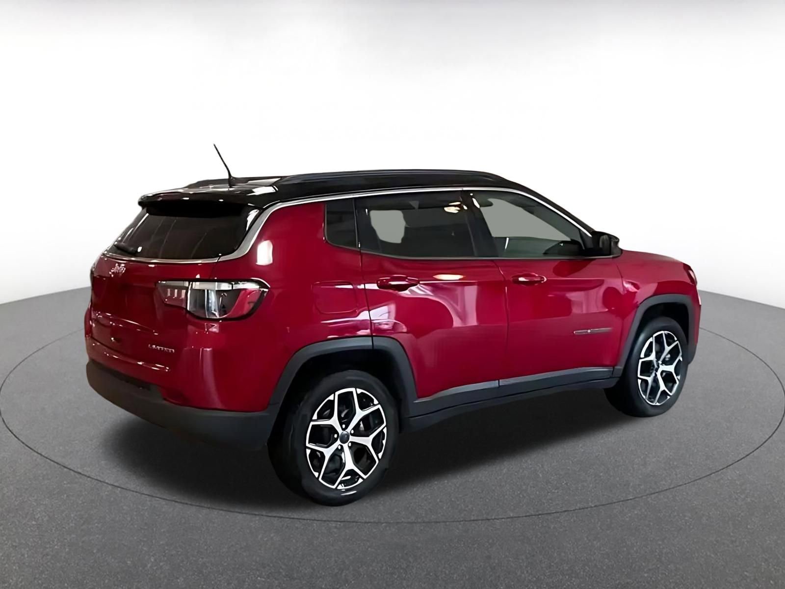 Used 2025 Jeep Compass Limited AWD/4WD image 12