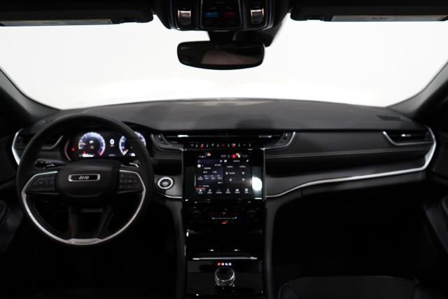 Used 2023 Jeep Grand Cherokee L Altitude image 15