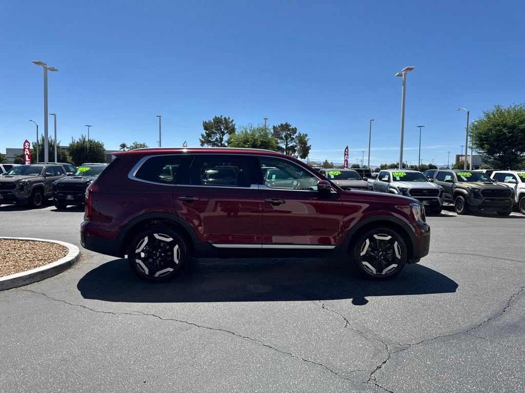 Used 2024 Kia Telluride S w/ S Sunroof Package FWD image 6