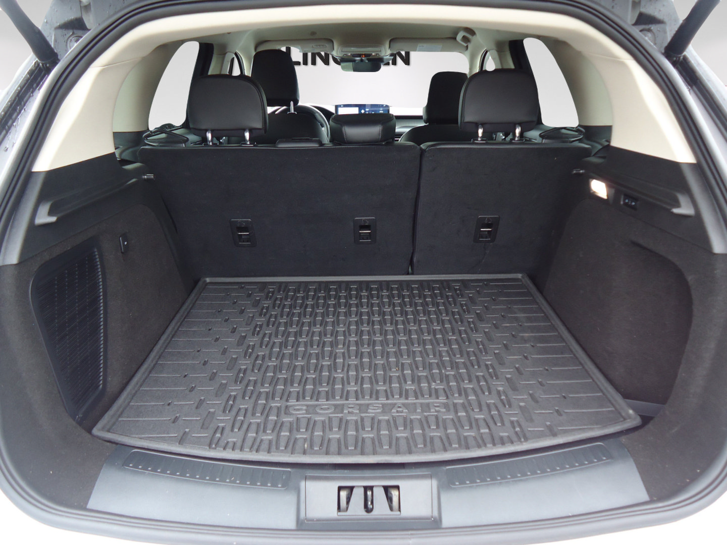 Used 2023 Lincoln Corsair AWD w/ Equipment Group 101A image 29