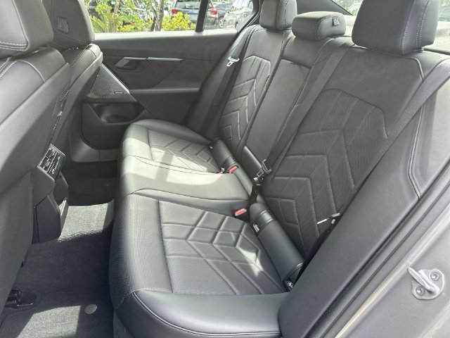Used 2026 BMW 530i xDrive AWD/4WD image 23