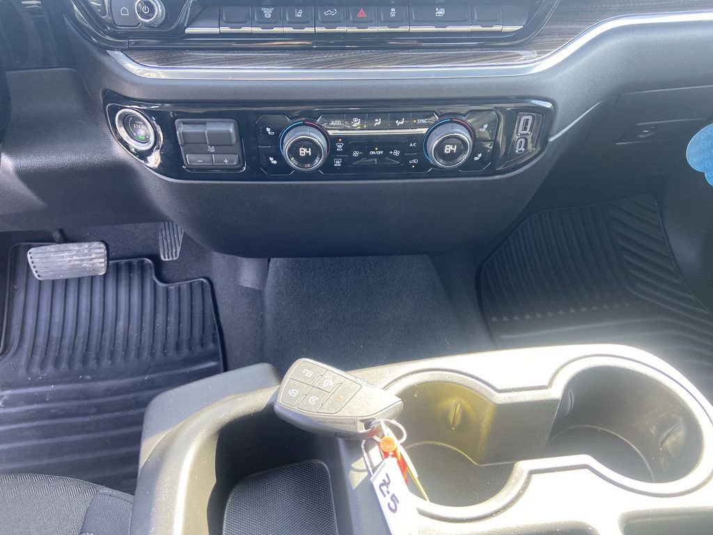 Used 2025 Chevrolet Silverado 2500 LT w/ Convenience Package image 18