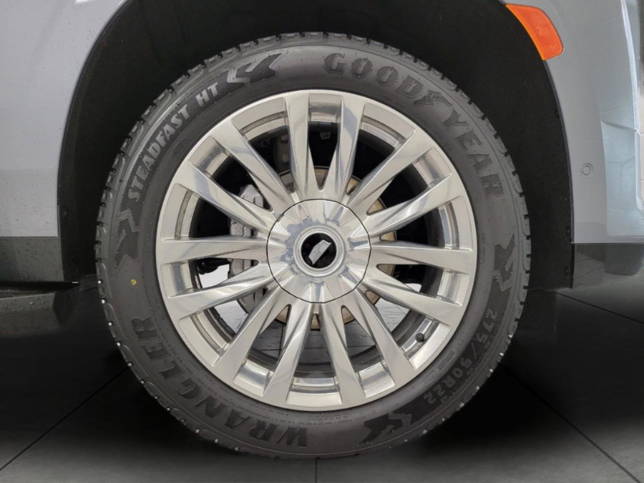 Used 2021 Cadillac Escalade Premium Luxury image 4