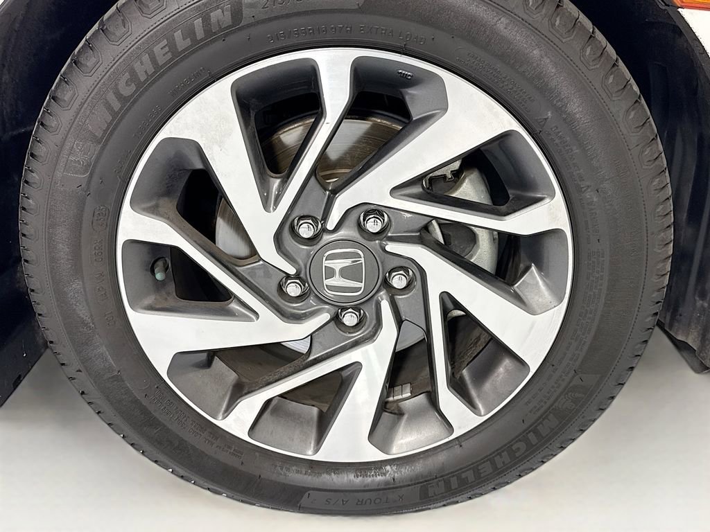 Certified 2017 Honda Civic EX image 32