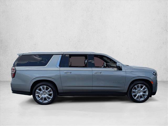 Used 2024 Chevrolet Suburban High Country image 4