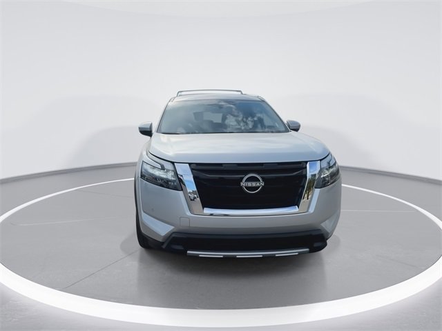 New 2025 Nissan Pathfinder SL image 3