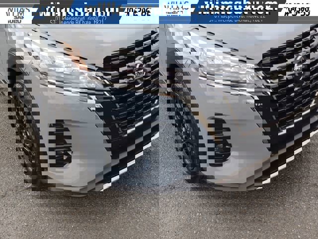 Used 2021 Nissan Kicks SR image 11