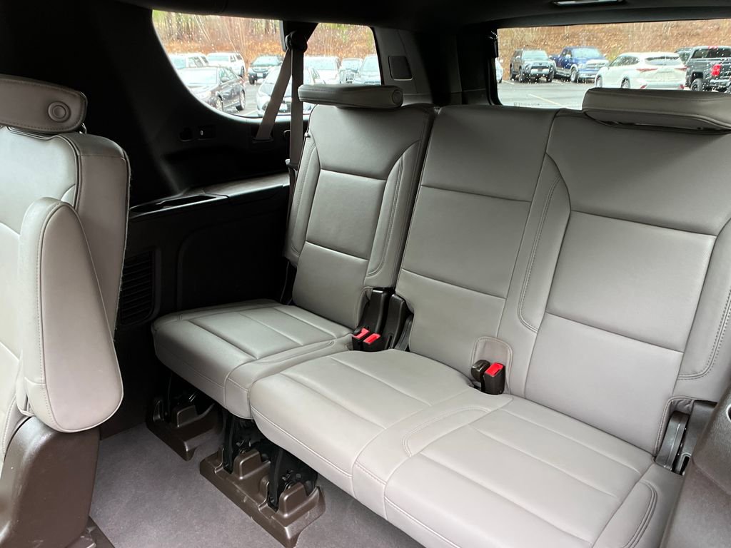 Used 2023 GMC Yukon XL SLT w/ SLT Premium Package image 24