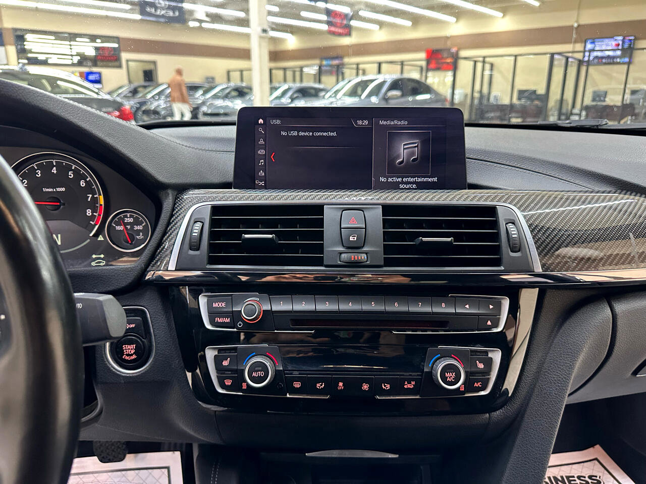 Used 2018 BMW M3 image 31