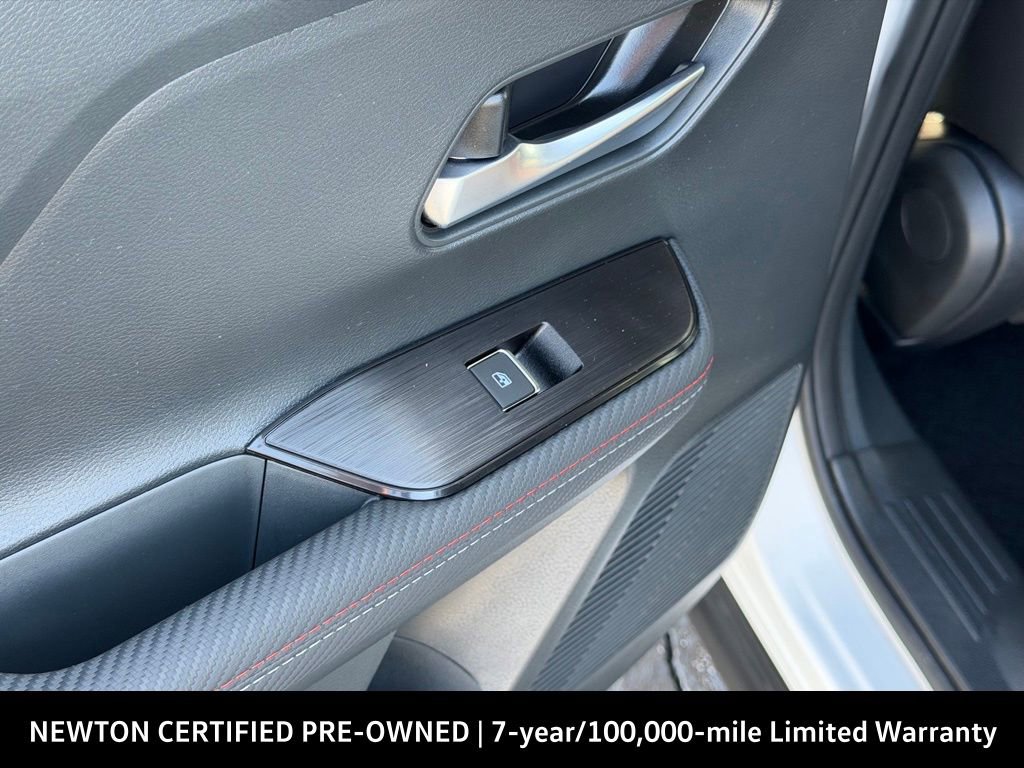 Used 2025 Nissan Kicks SR FWD image 17
