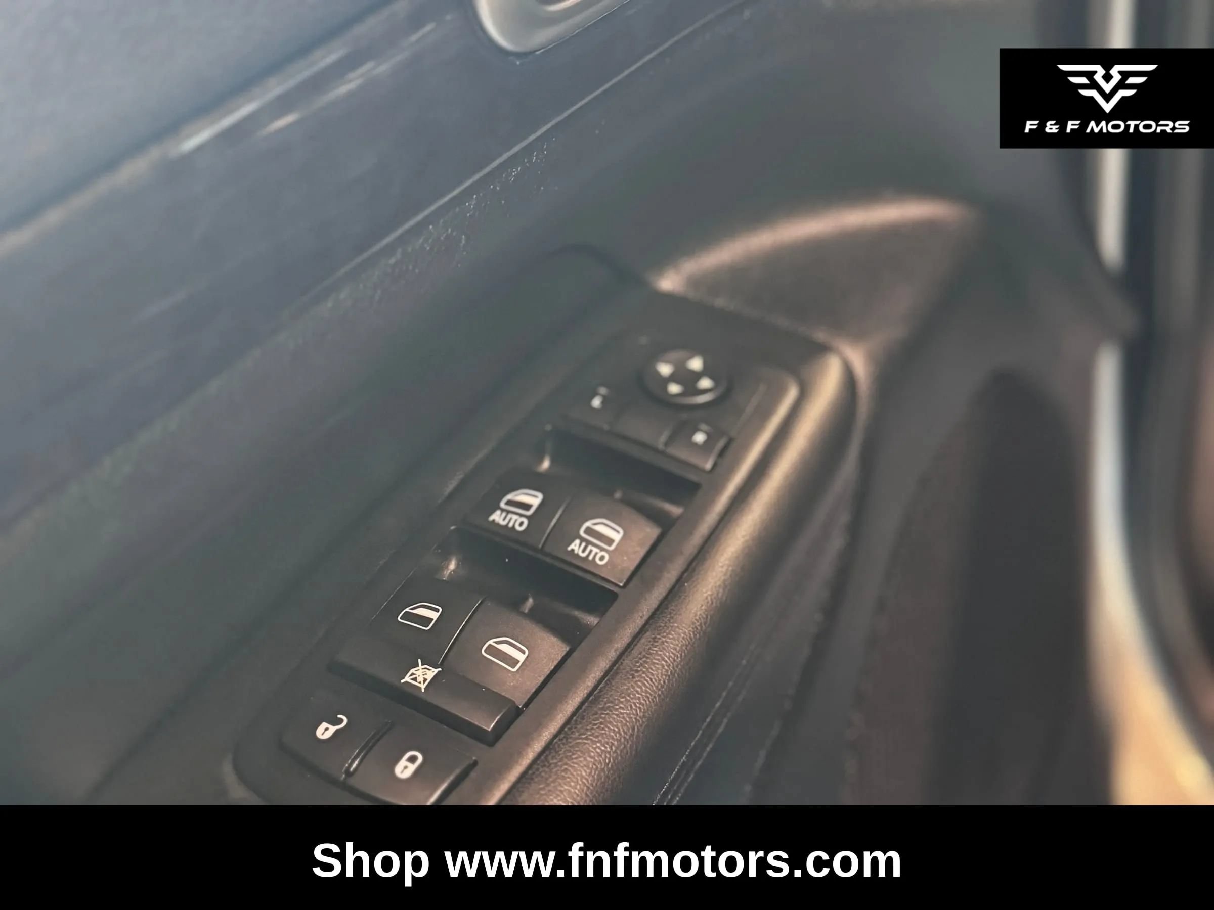 Used 2012 Jeep Grand Cherokee Laredo AWD/4WD image 16