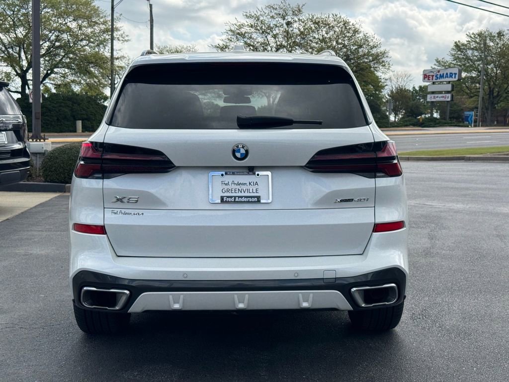 Used 2025 BMW X5 xDrive40i w/ M Sport Package image 4