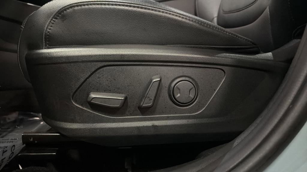 Used 2022 Hyundai Santa Cruz Limited image 15